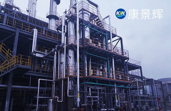 安装完毕，顺利投入生产的极悦注册多效蒸发器现场